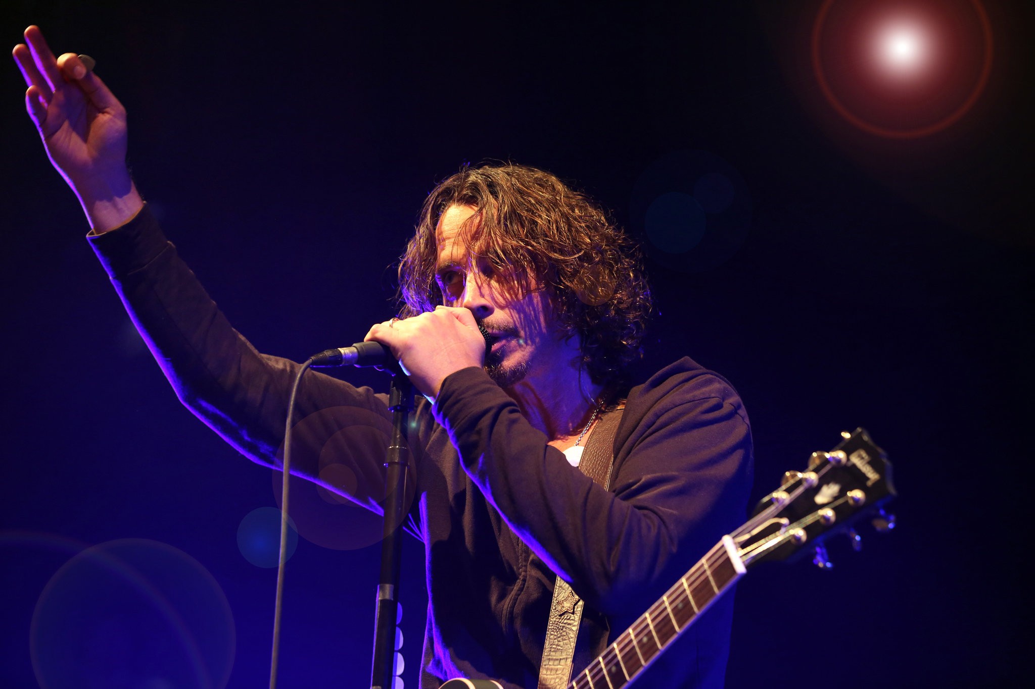 Chris Cornell 90s: The Voice of Grunge and Alternative Rock